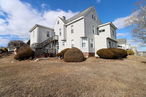 Multi Family in New London CT 179 Montauk Avenue.jpg