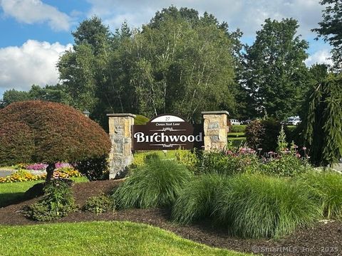 Condominium in Danbury CT 27 Crows Nest Lane #17N.jpg