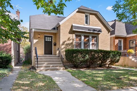 Single Family Residence in Chicago IL 6617 N Whipple Street.jpg