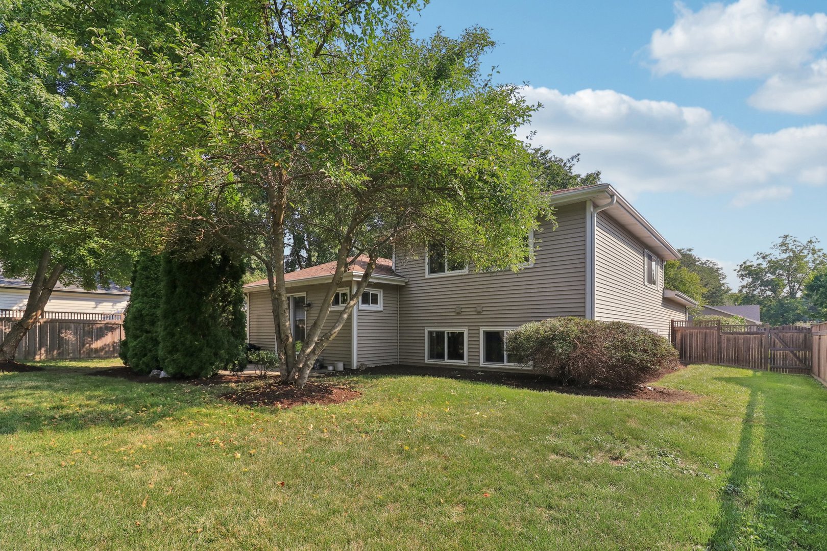 30W115 Greenbrook Court , Warrenville, IL 60555 | MLS# 12437407 | ez Home  Search