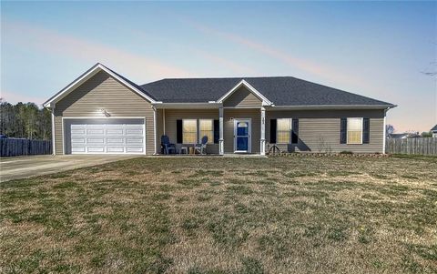 Single Family Residence in Currituck NC 102 Red Maple Court.jpg