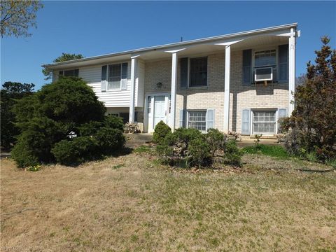 Single Family Residence in Virginia Beach VA 3840 Windsor Gate Road.jpg