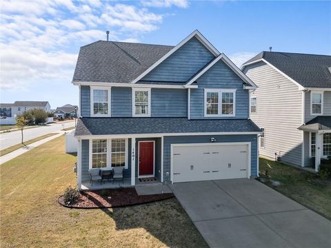Single Family Residence in Elizabeth City NC 1401 LONDON Street.jpg