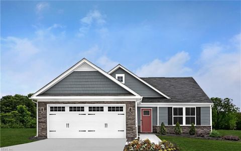 Single Family Residence in Williamsburg VA 200 Franklins Tower Bend.jpg
