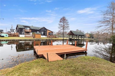 Single Family Residence in Hertford NC 129 Arapahoe Trail.jpg