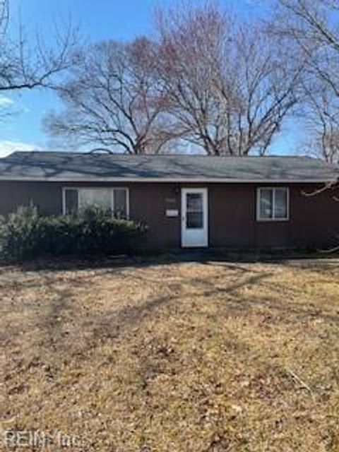 Single Family Residence in Virginia Beach VA 660 Bethune Drive.jpg