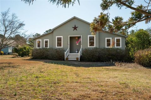 Single Family Residence in Aydlett NC Court.jpg