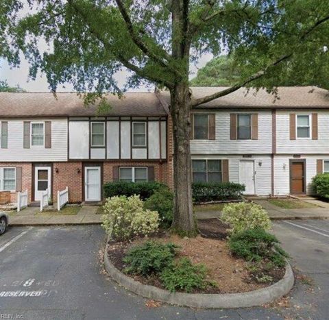 Townhouse in Williamsburg VA 285 Merrimac Trail.jpg