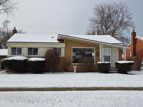 Single Family Residence in Redford Twp MI 8847 ROBINDALE Avenue.jpg