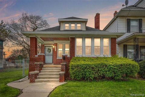 Single Family Residence in Detroit_Wayne MI 3735 Seyburn Street.jpg