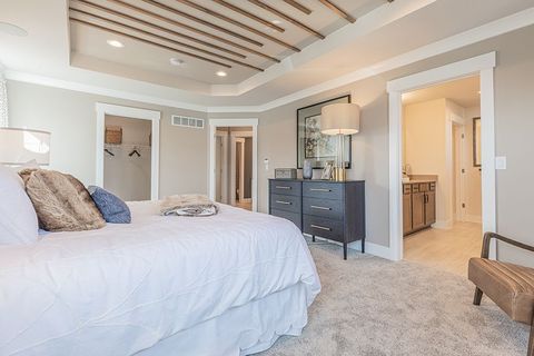 Single Family Residence in Westland Wayne MI 36273 MONROE 44.jpg