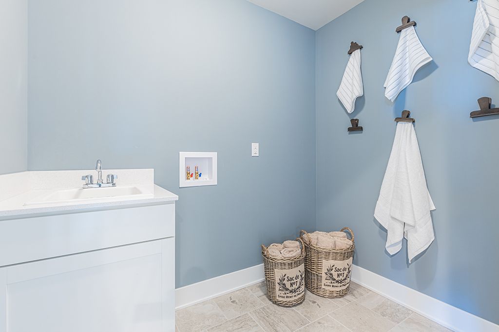 Single Family Residence in Westland Wayne MI 36273 MONROE 9.jpg