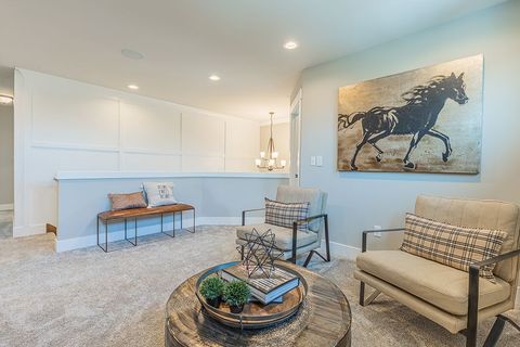 Single Family Residence in Westland Wayne MI 36273 MONROE 40.jpg