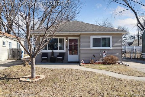 Single Family Residence in Redford Twp MI 11676 KINLOCH.jpg