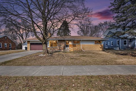 Single Family Residence in Redford Twp MI 25828 Lyndon.jpg