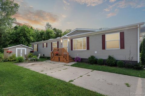 Manufactured Home in Augusta Twp MI 8138 THETFORD Lane.jpg