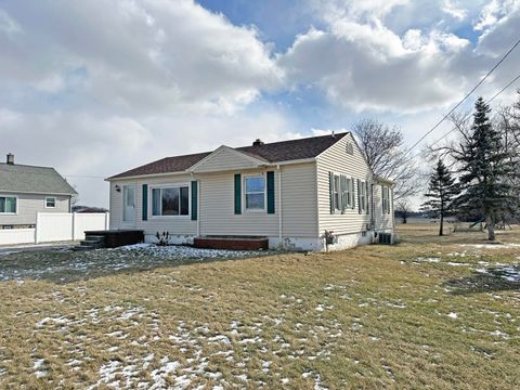 Single Family Residence in Ash Twp MI 2500 Carleton Rockwood Road.jpg