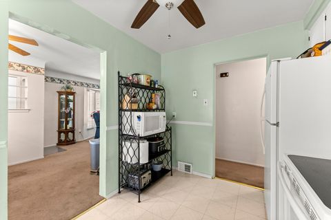 Single Family Residence in Garden City MI 29515 BARTON Street 9.jpg