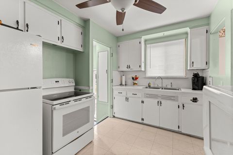Single Family Residence in Garden City MI 29515 BARTON Street 7.jpg