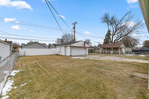 Single Family Residence in Garden City MI 29515 BARTON Street 24.jpg