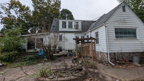 Single Family Residence in Garden City MI 31478 ROSSLYN Avenue 4.jpg