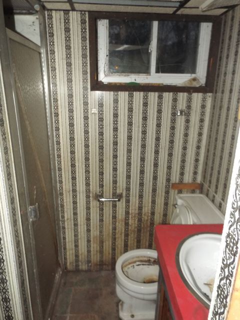 Single Family Residence in Garden City MI 31478 ROSSLYN Avenue 43.jpg