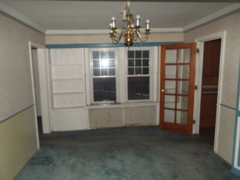 Single Family Residence in Garden City MI 31478 ROSSLYN Avenue 13.jpg