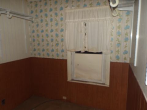 Single Family Residence in Garden City MI 31478 ROSSLYN Avenue 37.jpg