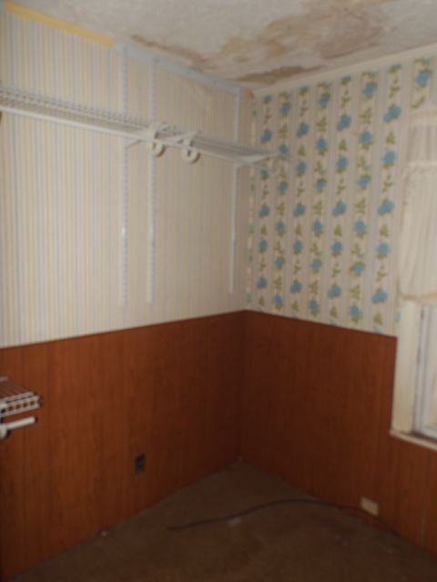 Single Family Residence in Garden City MI 31478 ROSSLYN Avenue 36.jpg