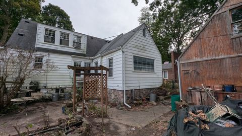 Single Family Residence in Garden City MI 31478 ROSSLYN Avenue 1.jpg