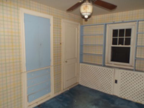 Single Family Residence in Garden City MI 31478 ROSSLYN Avenue 39.jpg