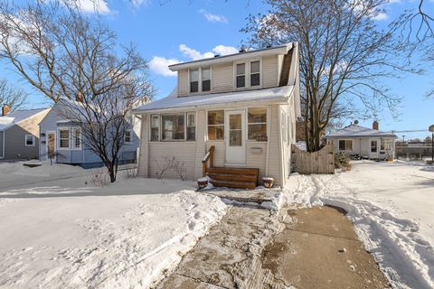 Single Family Residence in Berkley MI 2399 SUNNYKNOLL Avenue.jpg