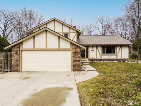 Single Family Residence in Bedford Twp MI 1585 Huntcliffe Court.jpg