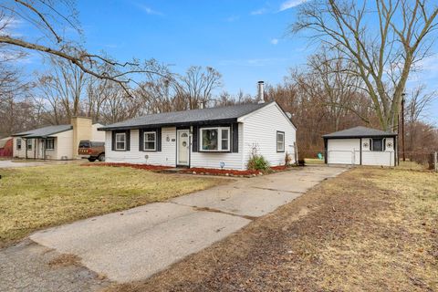 Single Family Residence in Romulus MI 14137 CONOVER Pl.jpg