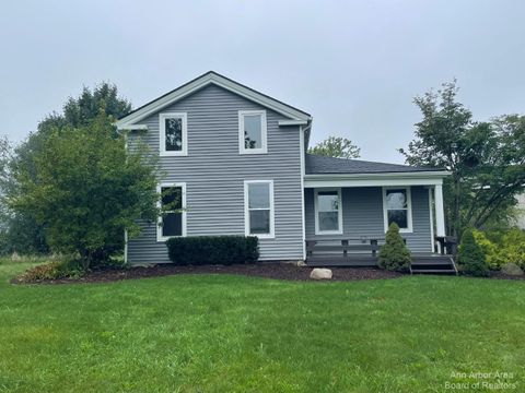 Single Family Residence in Ann Arbor Twp MI 1001 Cornwell Drive.jpg