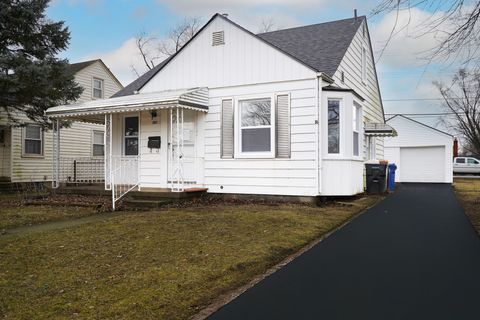Single Family Residence in Redford Twp MI 26042 STUDENT.jpg