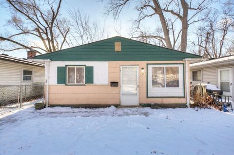 Single Family Residence in Redford Twp MI 15907 Knight.jpg