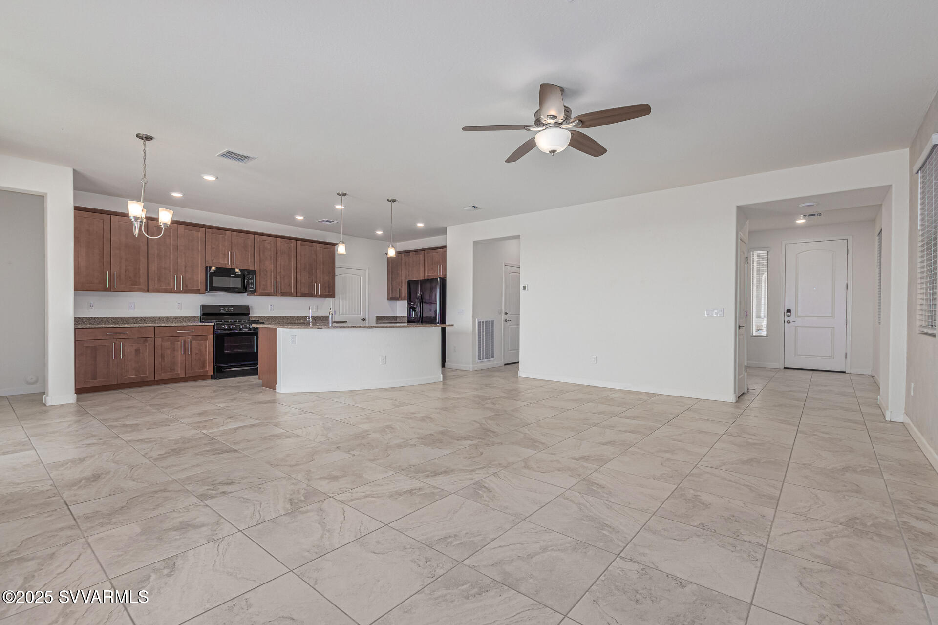 Single Family Residence in Out of Area AZ 20403 W Calle Encorvada 6.jpg