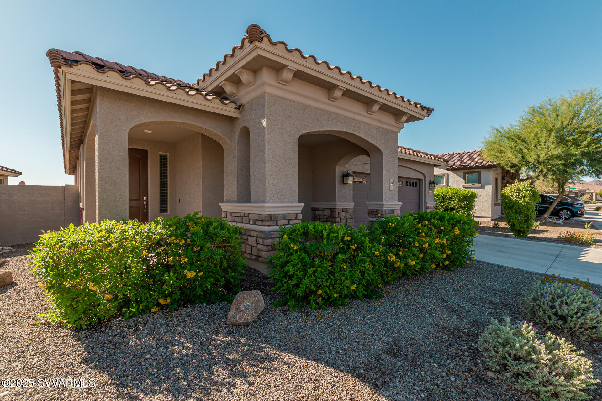 Single Family Residence in Out of Area AZ 20403 W Calle Encorvada 2.jpg