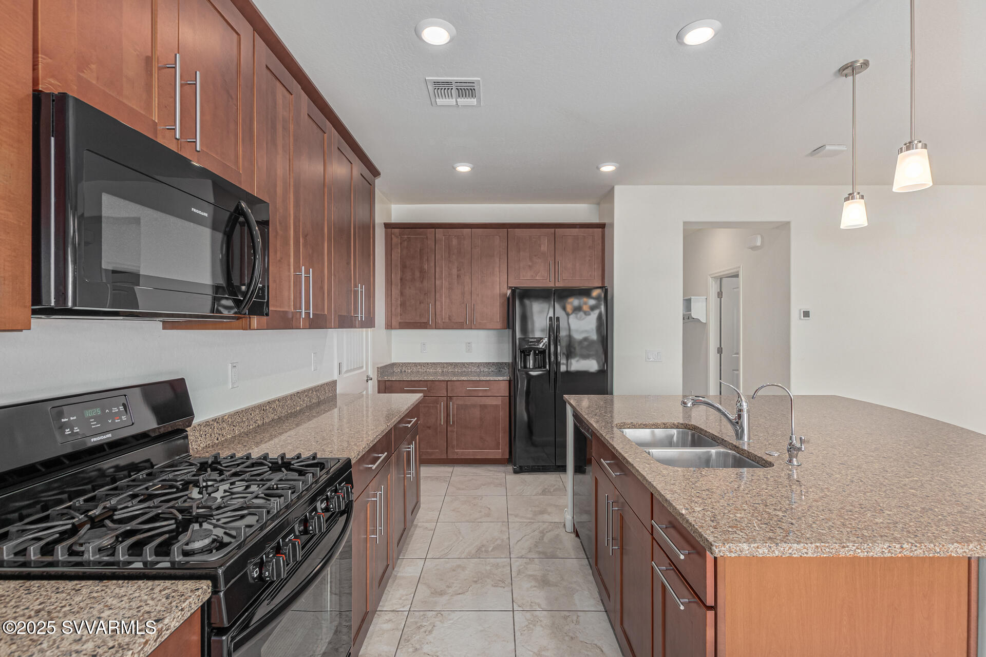 Single Family Residence in Out of Area AZ 20403 W Calle Encorvada 10.jpg