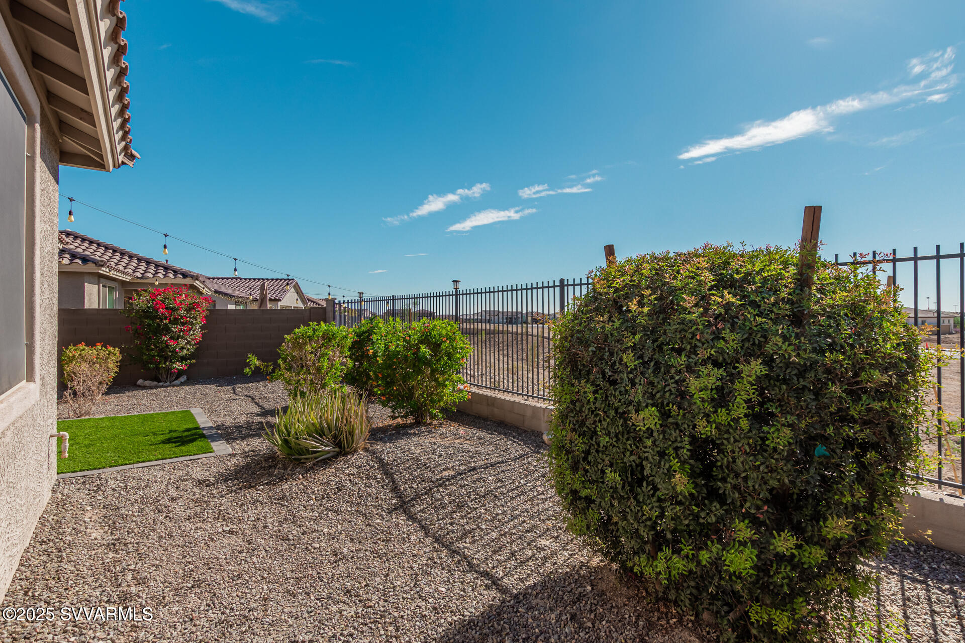 Single Family Residence in Out of Area AZ 20403 W Calle Encorvada 25.jpg