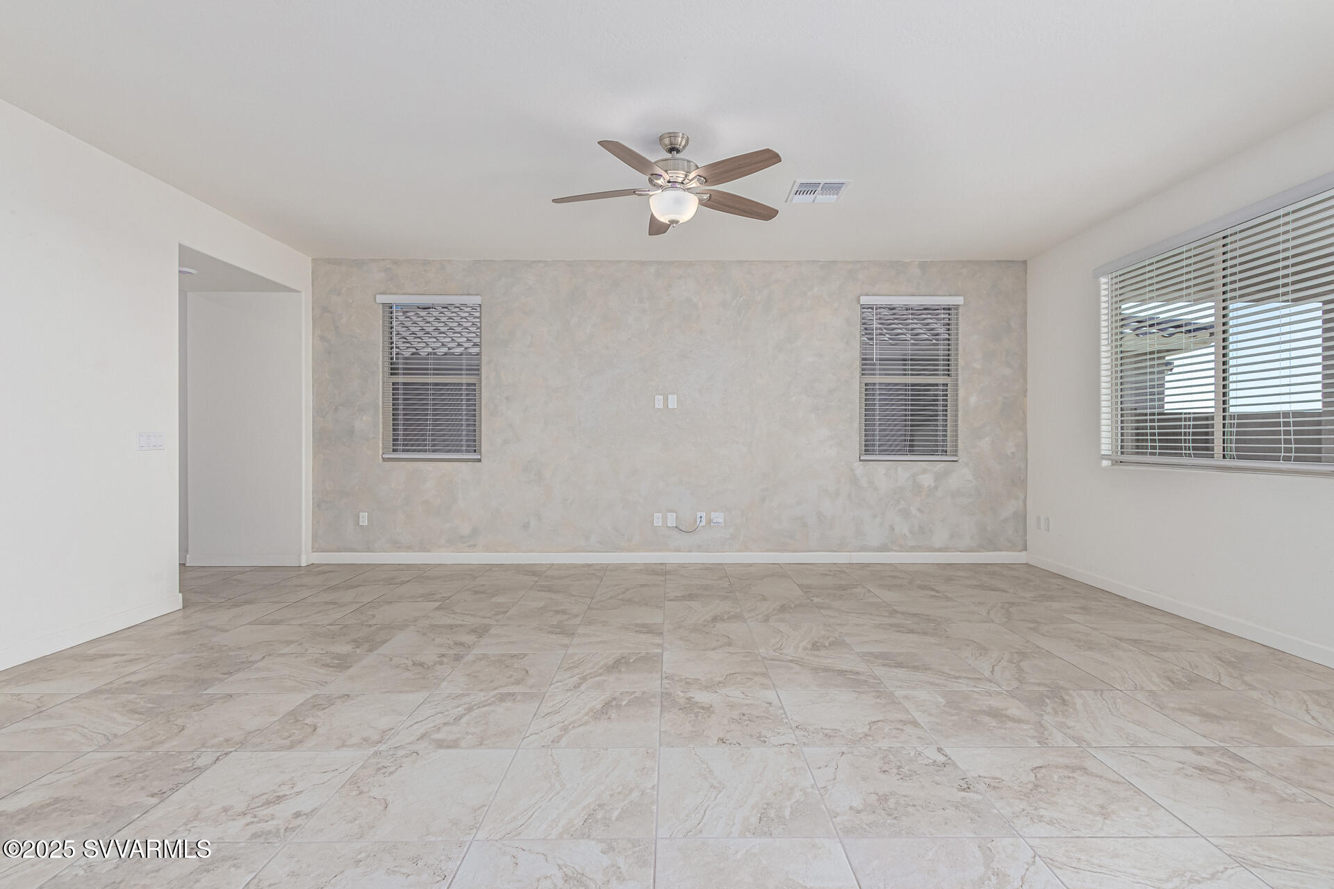 Single Family Residence in Out of Area AZ 20403 W Calle Encorvada 4.jpg