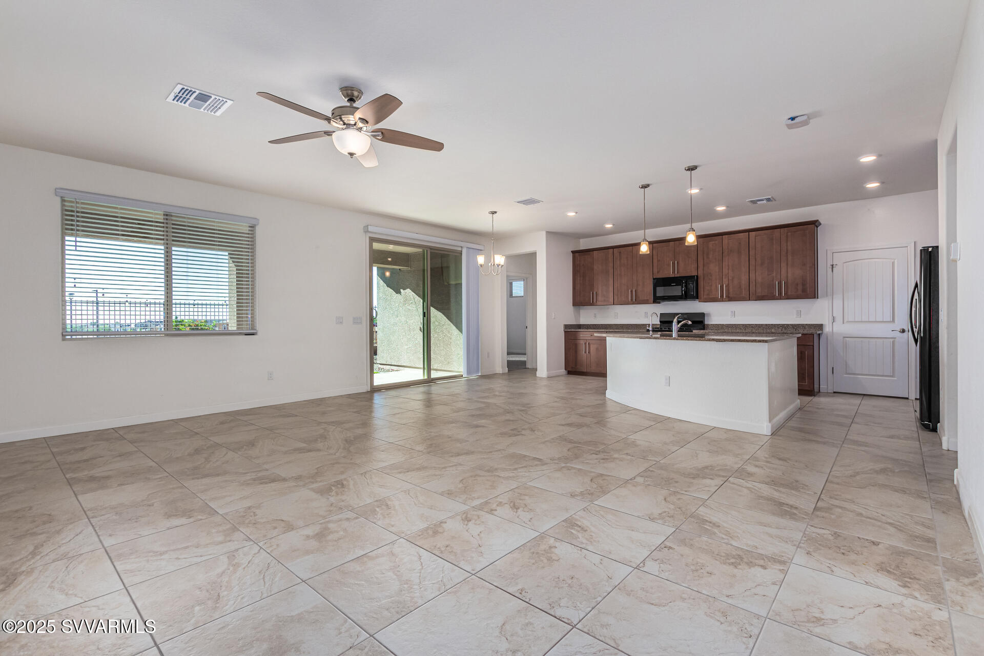 Single Family Residence in Out of Area AZ 20403 W Calle Encorvada 5.jpg