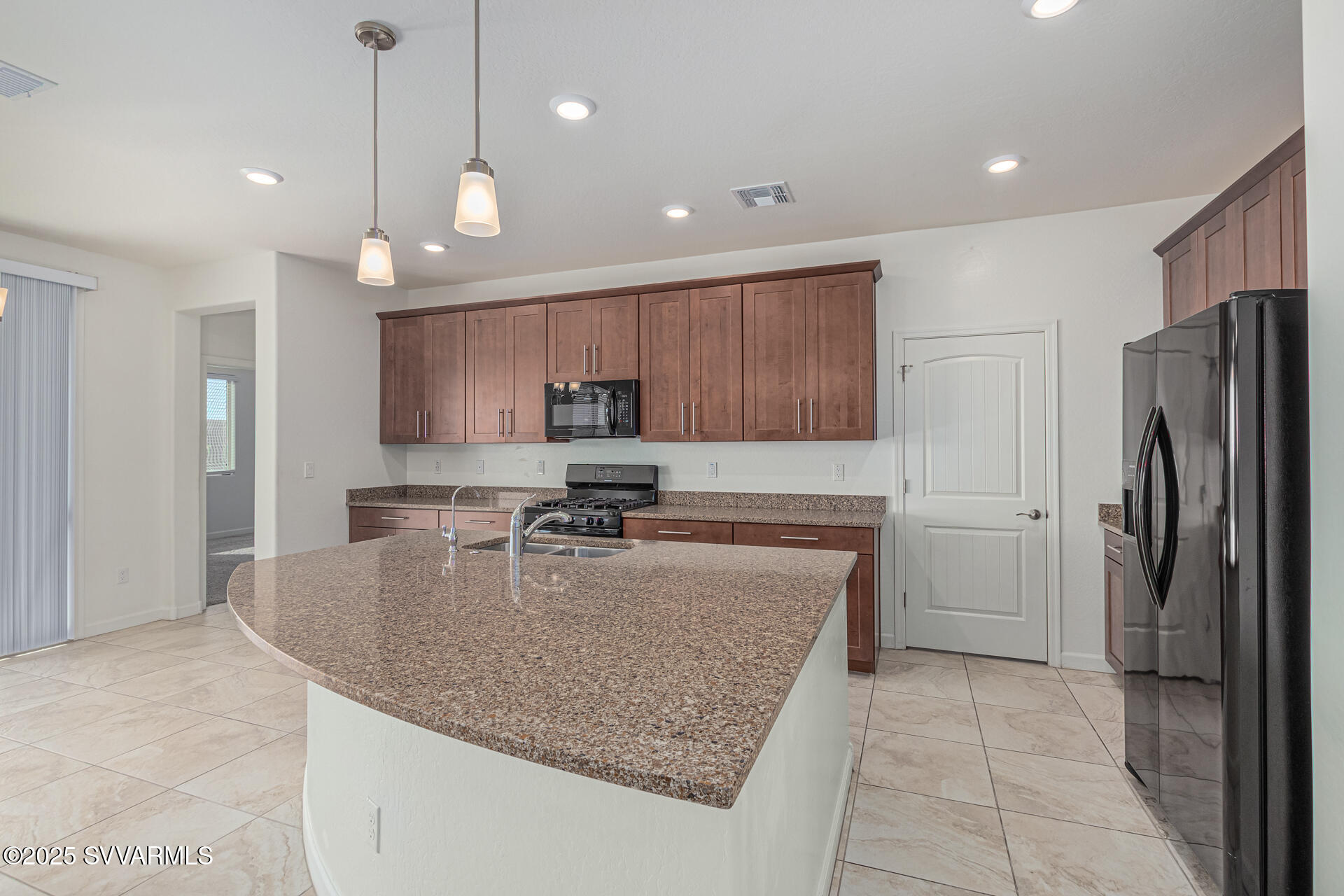 Single Family Residence in Out of Area AZ 20403 W Calle Encorvada 9.jpg