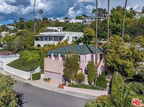 Single Family Residence in Los Angeles CA 1620 Redcliff Street.jpg