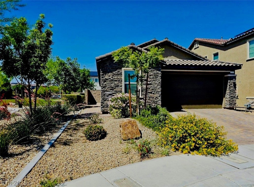 4376 Latitude Valley Ct, North Las Vegas, NV 89084 photo