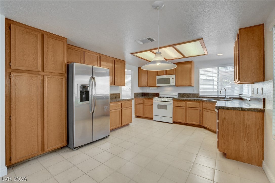 1427 Desert Ridge Ave, North Las Vegas, NV 89031 photo