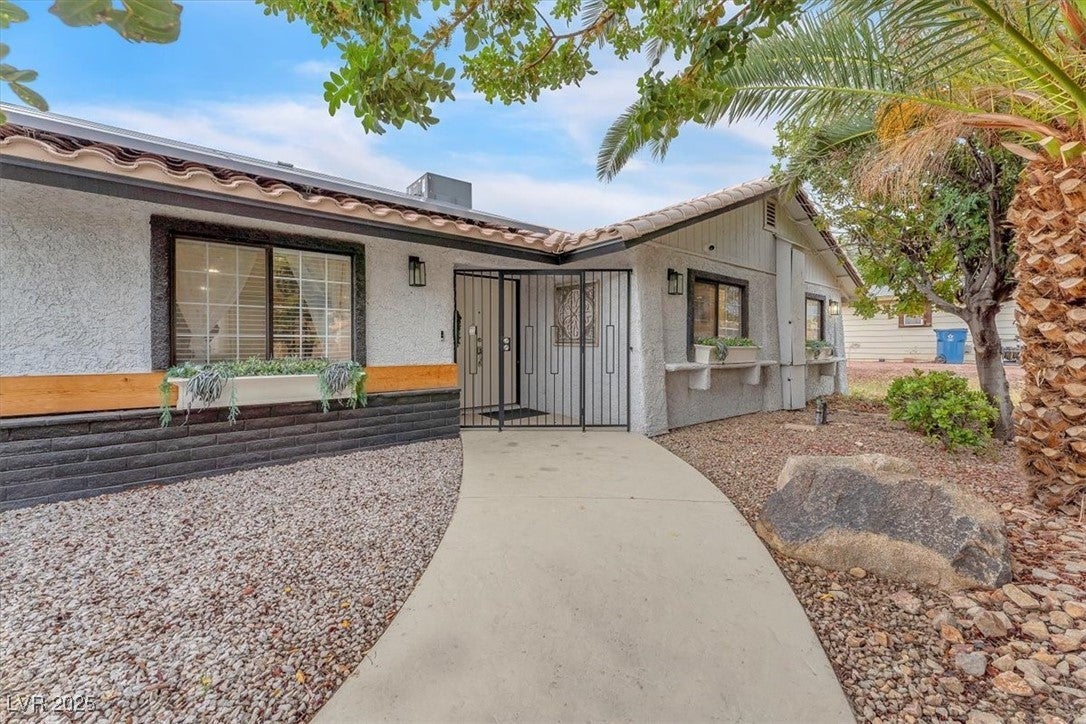 7830 Spencer St, Las Vegas, NV 89123 photo