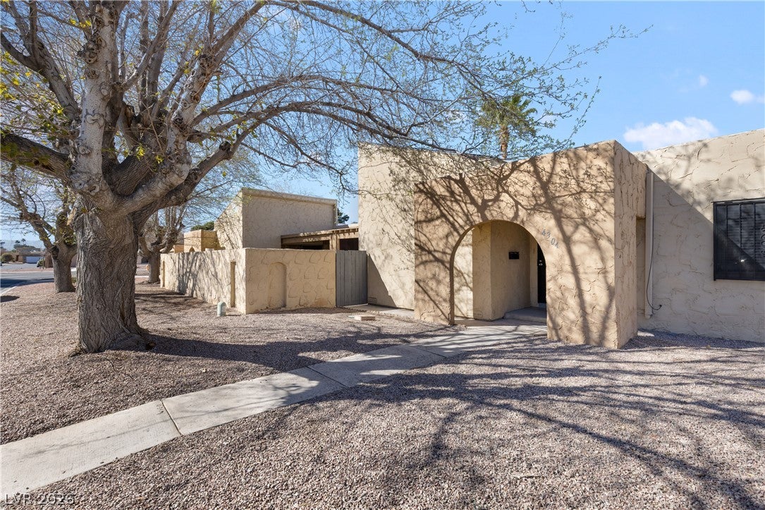 4304 Devlin Green Ct, Las Vegas, NV 89110 photo