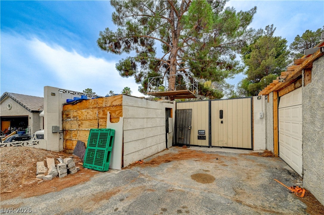 2681 E Hacienda Ave, Las Vegas, NV 89120 photo